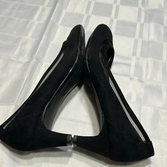 Kitten heel , mesh, black ,suede look shoes , extra comfort. - Picture 6 of 15